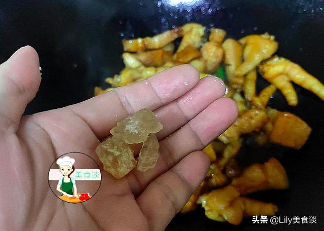 适合贴秋膘吃的一道菜，做法简单，鲜香美味营养高，焖一焖太馋人