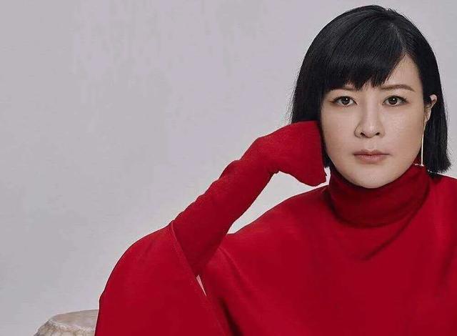 思小沫|娱乐教母杜华2天收到辱骂短信108万条，她才是最火乘风破浪的姐姐