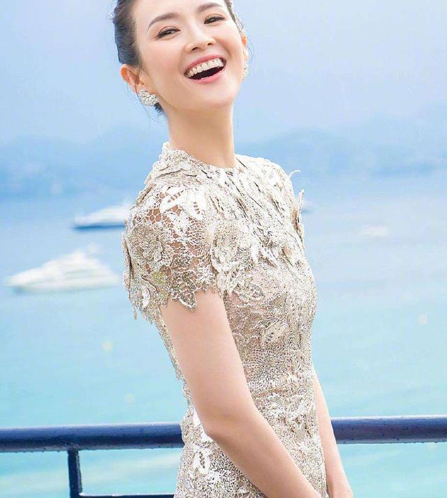 风驰|章子怡造型你给打几分？多年前穿“柠檬裙”走国际红毯，出尽风头