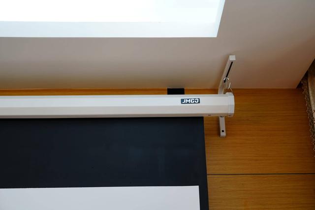 2400ANSI亮度！入门高端旗舰坚果J10画质及效果展示