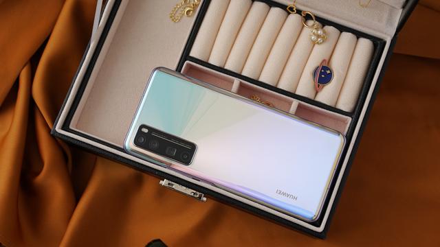 为何很多人宁愿选努比亚play，也不选华为nova7pro？