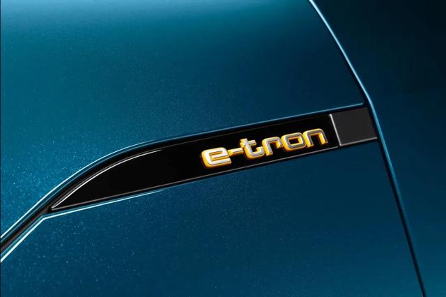 对比特斯拉Model X奥迪e-tron到底有多“稳”