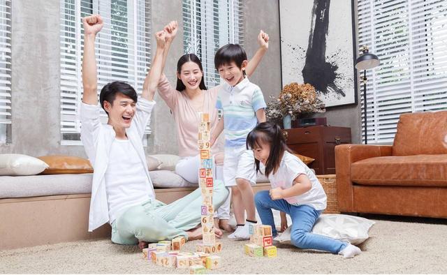 【超级宝妈】孩子不愿当众讲话，总是支支吾吾，原来是因为这些在捣乱