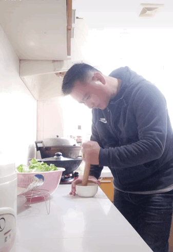 【超级宝妈】千万别让老公进厨房,不然哈哈哈哈哈哈哈