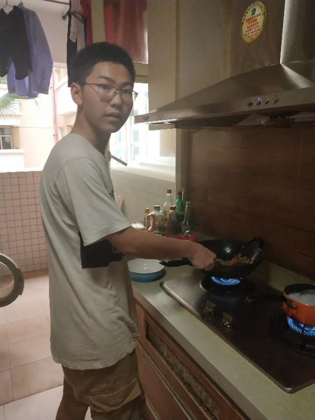 笑看人生|育儿经: 难怪我不够聪明，原来都是遗传妈妈的
