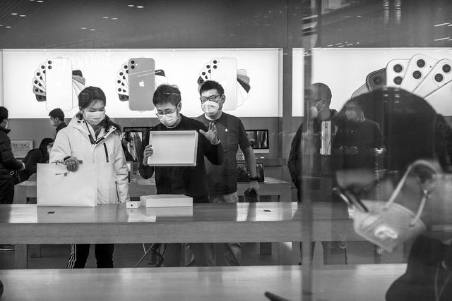 环球网：苹果预警震动智能手机市场