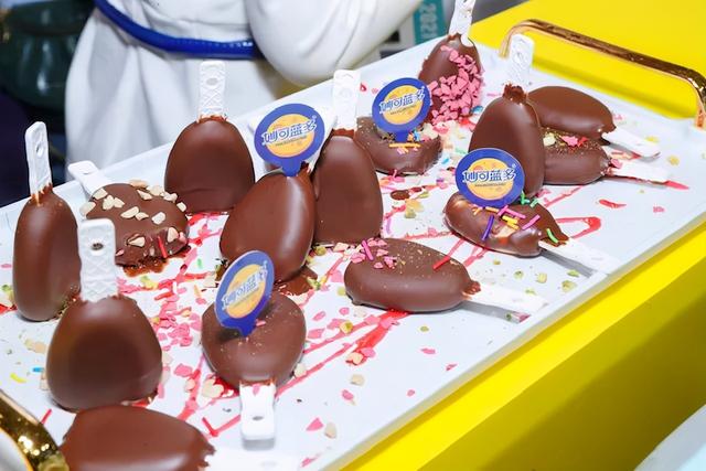 奶酪|奶酪配火锅、配臭豆腐...这都啥味？真香！小吃节也来啦