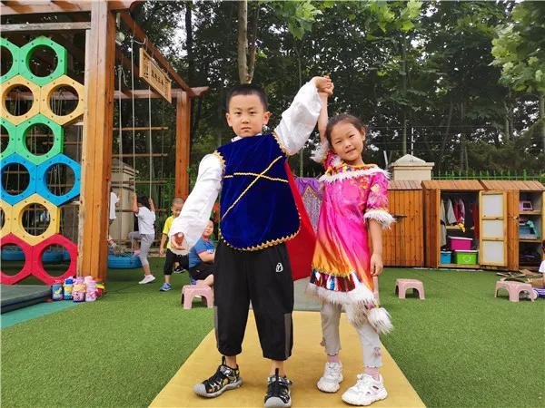 齐鲁东营资讯|亲亲宝贝欢迎“回家”——广饶街道中心幼儿园的开园第一天