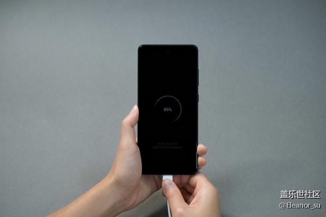 Galaxy S20 FE 5G惊艳登场