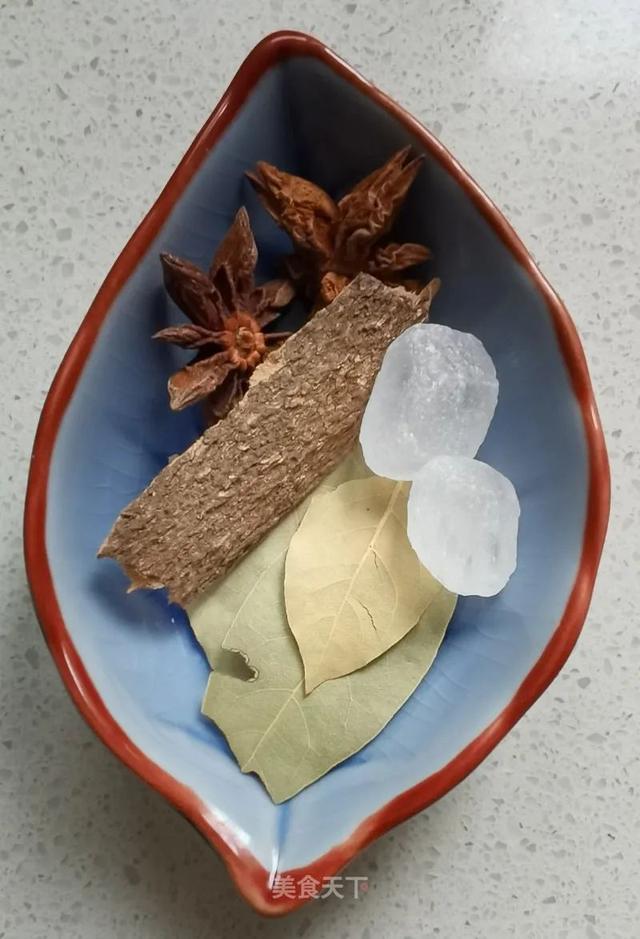 浇汁萝卜：冬日萝卜赛人参，软糯鲜香，比肉都好吃