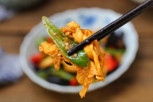 每次一遇到这菜就要两碗米饭打底，简单十分钟上桌，营养好吃