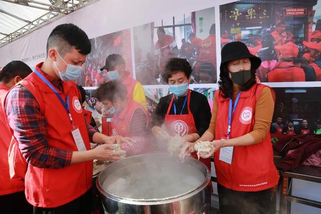 1000斤鱼丸、800斤粉干……赛后美食太丰盛！跑友：一定要去吃一次温州马拉松