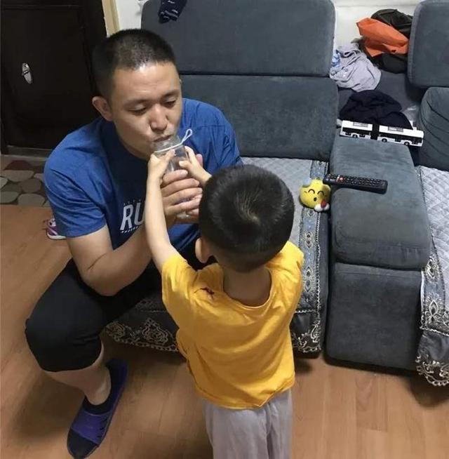大众网|“你是我的大英雄！”济南一幼儿园小萌娃父亲节前花样表白获赞