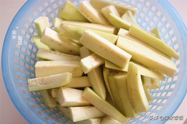 冬天吃茄子，最爱这做法，鲜香入味又多汁，一次2个不够吃