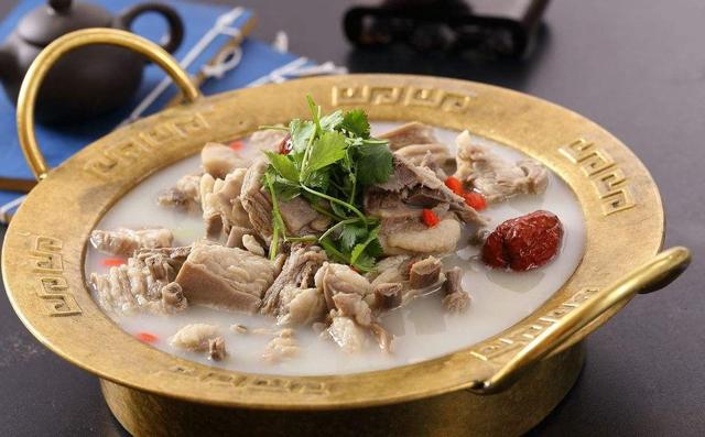 教你红枣炖羊肉的秘制新做法，营养好吃又能解馋，一锅都不够吃