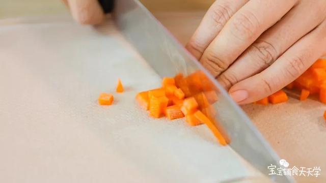 你的育儿经：宝宝把面汤也喝个底朝天！这一碗补锌增食欲、补水通便润肠