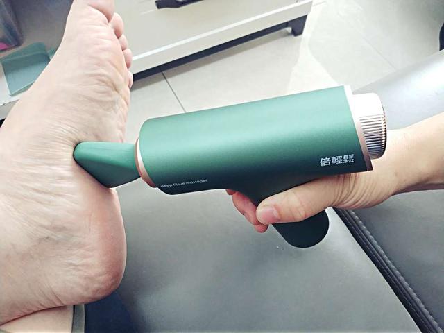 随身小精灵、按摩黑科技：倍轻松迷你筋膜枪体验