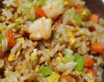 超级宝妈：儿童辅食做法推荐：芝士吐司、蔬菜厚蛋烧、虾仁胡萝卜芹菜蛋炒饭