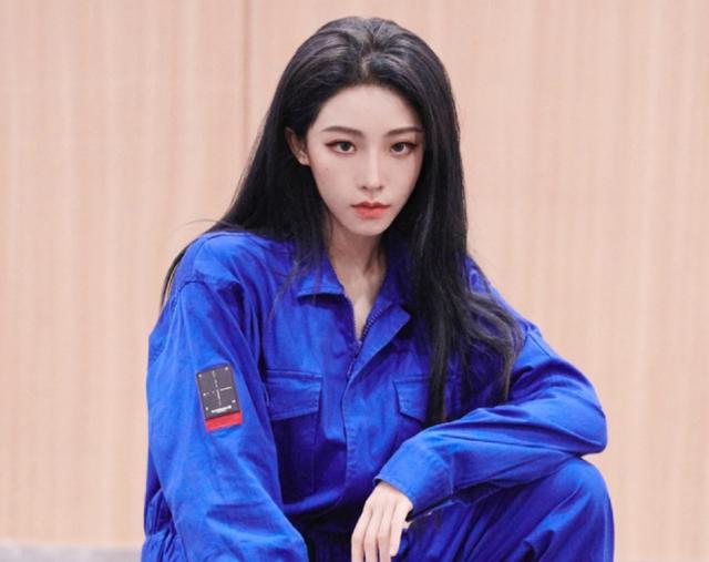 暖风吹怀|THE9首秀许佳琪第一个出场，刘雨昕C位，喻言厉害了