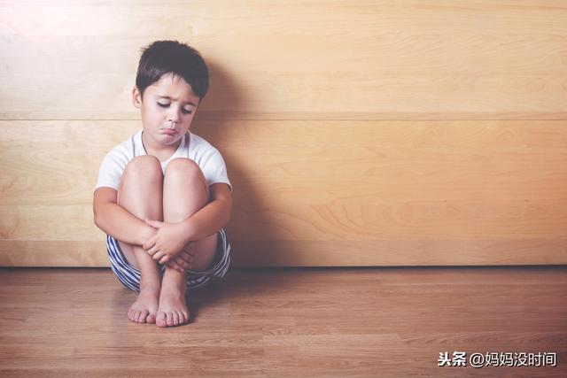 #你的育儿经#二胎家庭，以为亏欠的总是大宝？其实，父母也欠小宝一句对不起