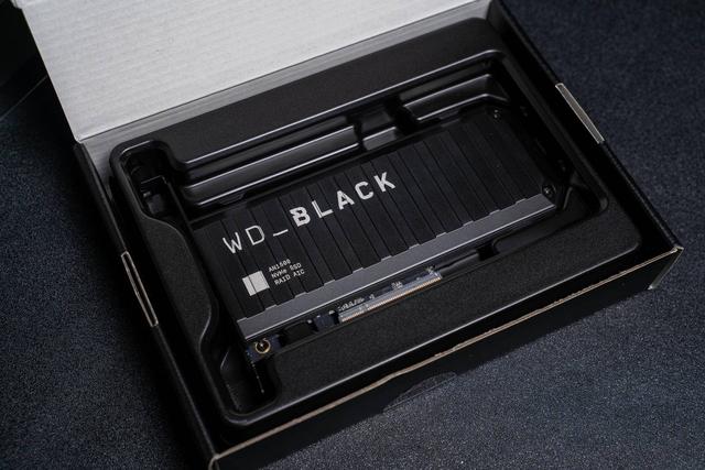 万物皆可RGB，极致性能WD_BLACK AN1500评测