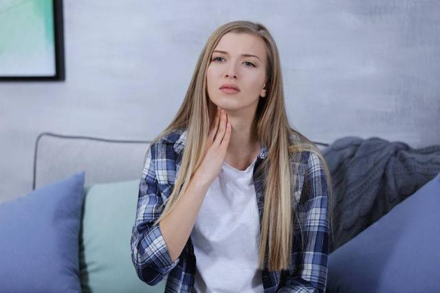 咽喉不舒服有异物感，你可能患上慢性咽炎，牢记五个“注意”