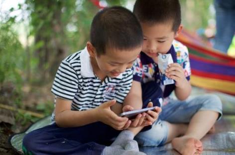 星星点灯|孩子沉迷电子设备，家长无计可施？教你5招克服这个问题