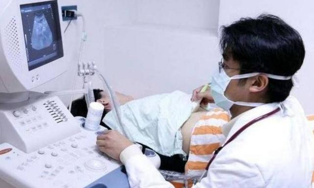 「超级宝妈」没吃兔肉却生下兔唇，得知原因后，孕妈崩溃不已，医生：太无知