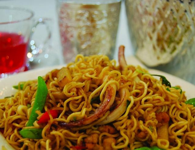 “炒面”是先煮熟还是直接炒？很多人弄错了，难怪你做得不好吃