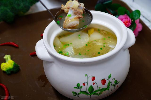 不管是炖肉还是炖排骨，牢记“3不放”妙招，肉香汤鲜没腥味