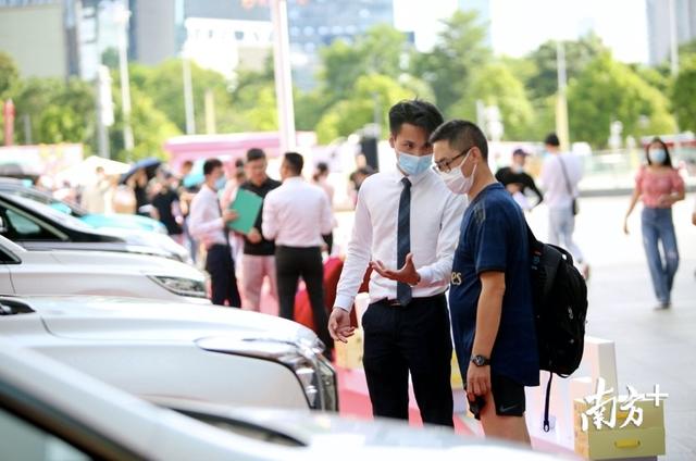 如何拉动汽车消费？今年将开展新一轮汽车下乡