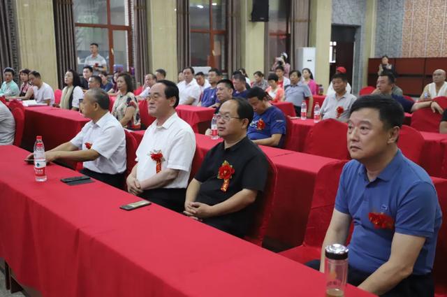 电影工厂|电影《戏里戏外》在济南市长清区万德街道灵岩大佛山景区举行开机仪式