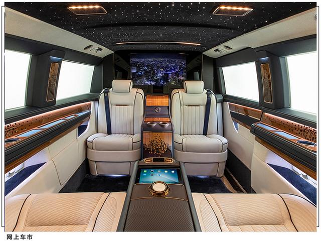 奔驰V级手工定制版 配咖啡机和冰箱 采用高端皮革 用24K黄金装饰