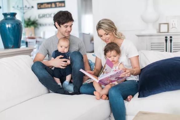 「你的育儿经」为什么二胎家庭,老二都精得像个“猴子”,看完这3点一目了然