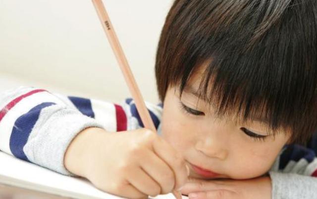 「超级宝妈」孩子时间观念差，家长做好这几点，让孩子轻松自律起来
