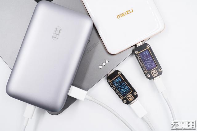 自带HDMI支持4K视频拓展，紫米多功能充电宝深度评测