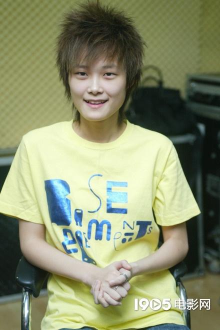 【影视交流地】重温青葱岁月！李宇春15年前珍贵帅气照片曝光