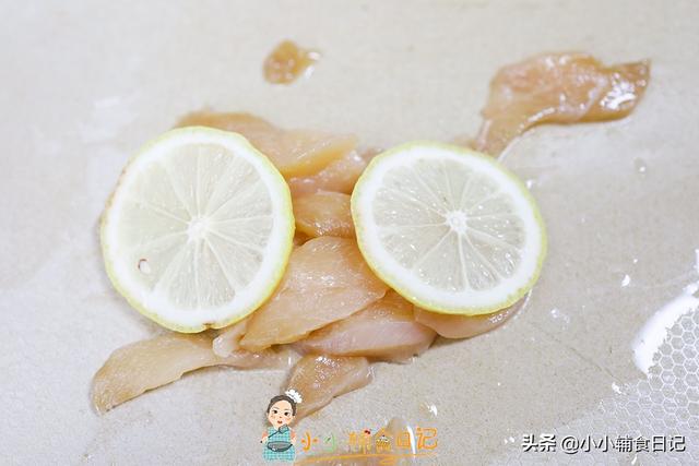 你的育儿经：六个月给娃加辅食你给孩子吃肉了吗？菠菜鸡肉泥