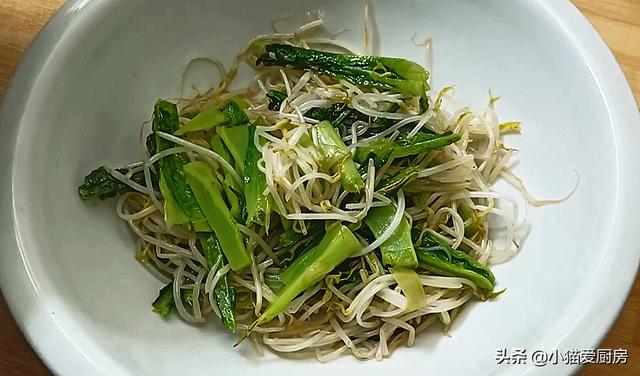 川味滑肉不要再煮汤了，教你做“水煮滑肉”，鲜香麻辣，吃着真爽