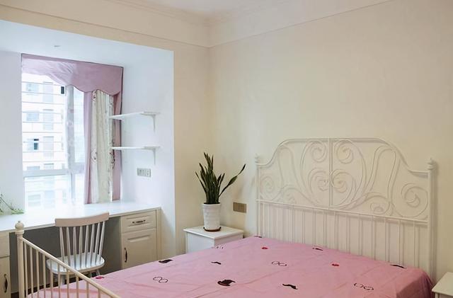 新房装修完工就等通风，等家具入完就可以入住了，亲朋都说很温馨