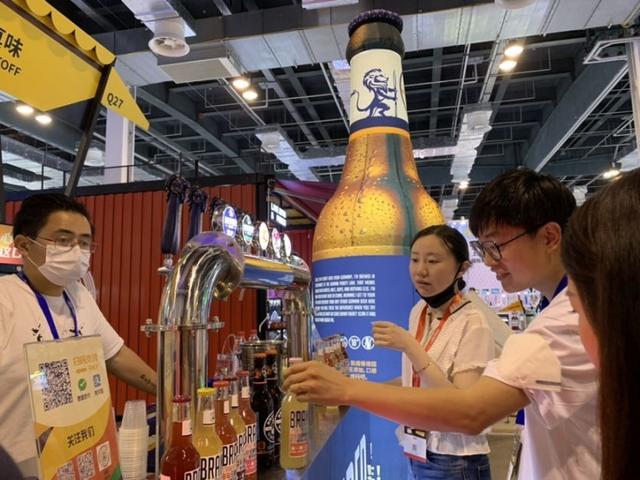 啤酒|本土品牌口味多元、个性十足 精酿啤酒市场规模呈增长趋势