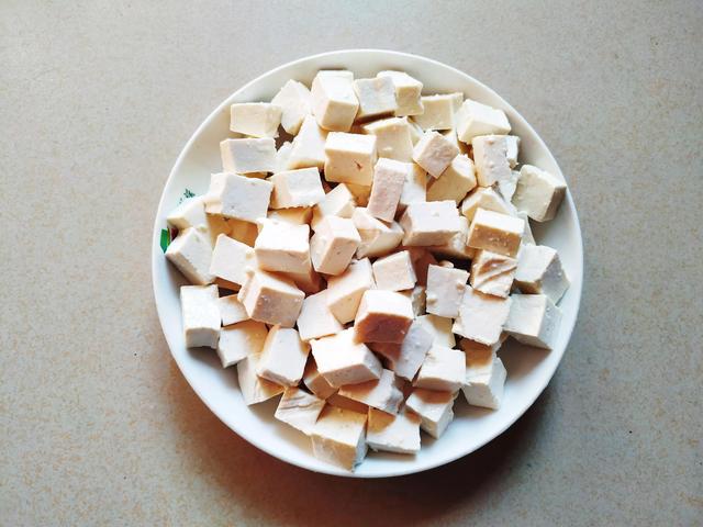 老妈喜欢了三十年的家常菜，成本不到5块钱，一辈子吃不够