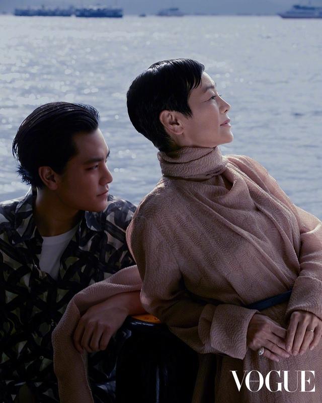 电影工厂|张艾嘉罕见与儿子王令尘同框 儿子获评神似彭于晏