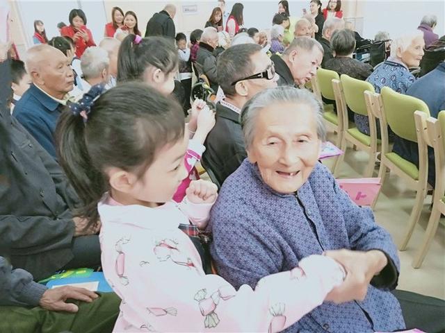 超级宝妈:当孩子不愿意分享的时候,家长别急于强迫,利用3招让孩子变大气