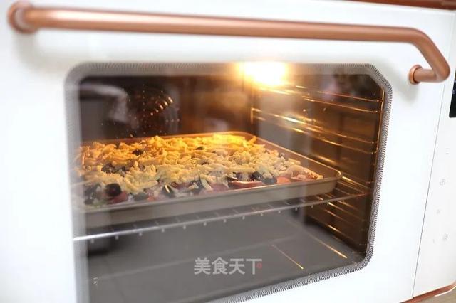 自制家庭版披萨，真材实料，好吃又健康！一点不比餐厅卖的差