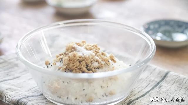 超级宝妈:孩子不爱吃米饭?试试这样做,做出来的口感让人食指大动~