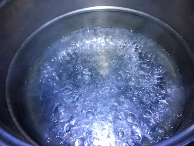 大鱼大肉吃得太腻，来盘凉拌菠菜，营养好吃还解腻