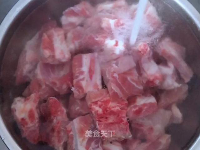 天冷了，自制一份香喷喷的煲仔饭！有菜有肉，越嚼越香