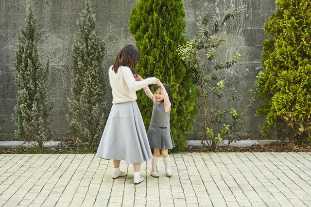 养儿子和养女儿哪种更累？宝妈们给出的答案，句句说到心坎里