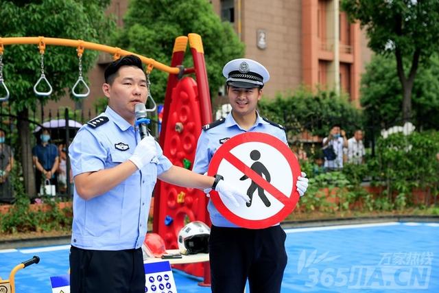 你的育儿经|“一盔一带”安全宣传走进幼儿园
